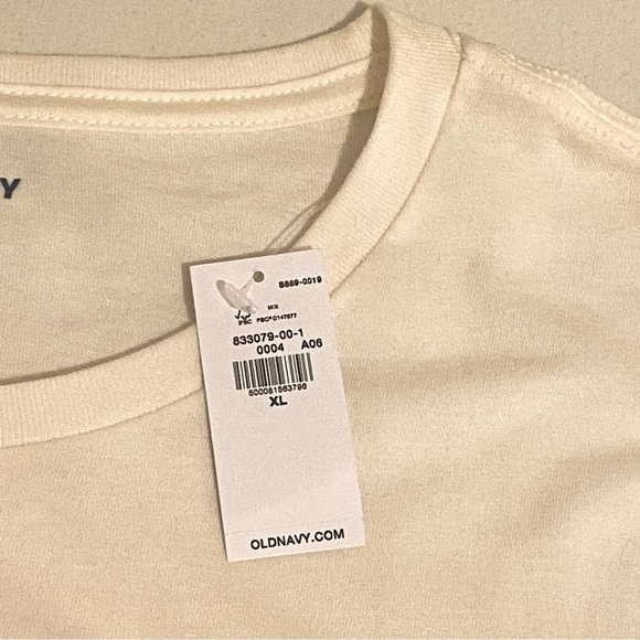 Women's Star Wars May the Force Be With You Off- White Graphic T-Shirt NWT - Picture 9 of 11